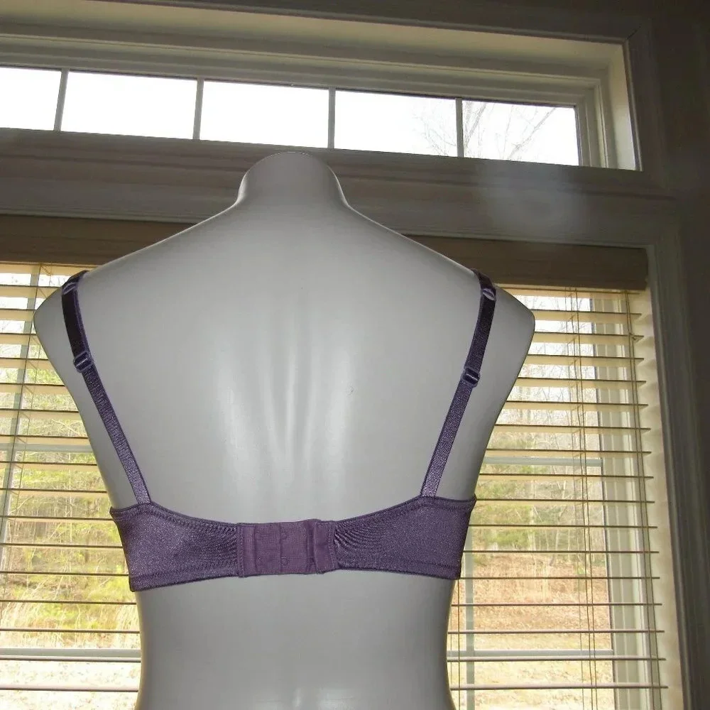 VICTORIA’S SECRET Push-Up Purple Bra Size 36D